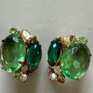 Vintage Juliana D&E Leaves Emerald Green Rhinestone Clip Earrings